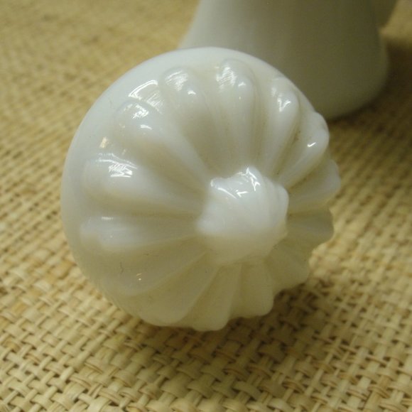Vintage Avon Milk Glass Grecian Pitcher Bottle - Picture 15 of 16